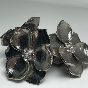 Stunning flower stretch bracelet